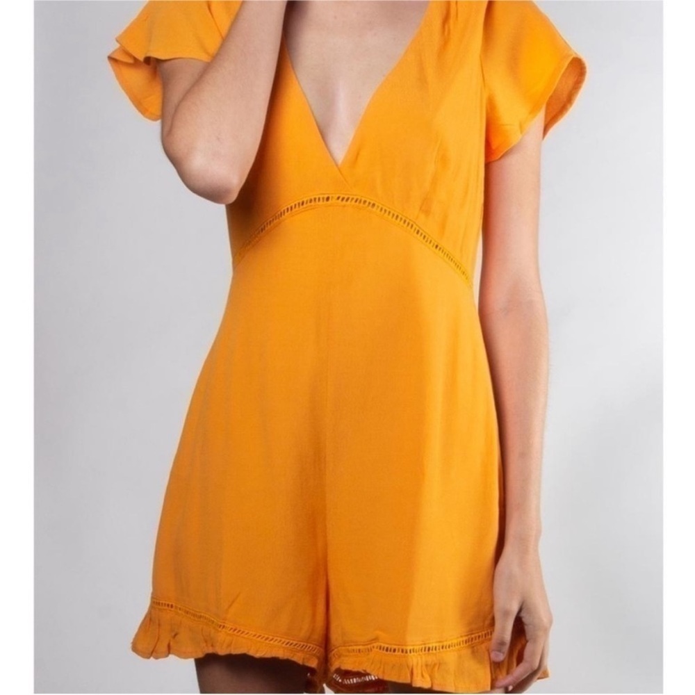 Lumiere Orange Ruffle Hem Short Sleeve Romper Size small - Picture 3 of 8